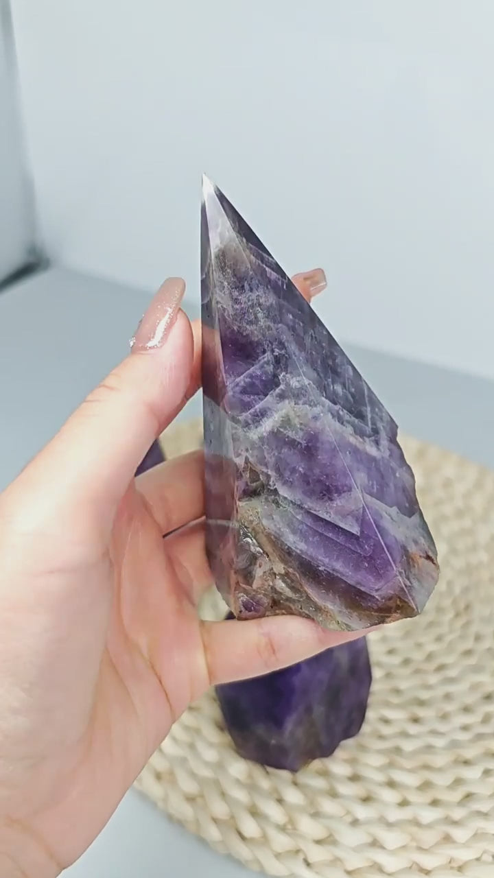 7.5 CM | Natural Crystal Dreamy Amethyst Tower Pyramid Polished Ornament Crafts